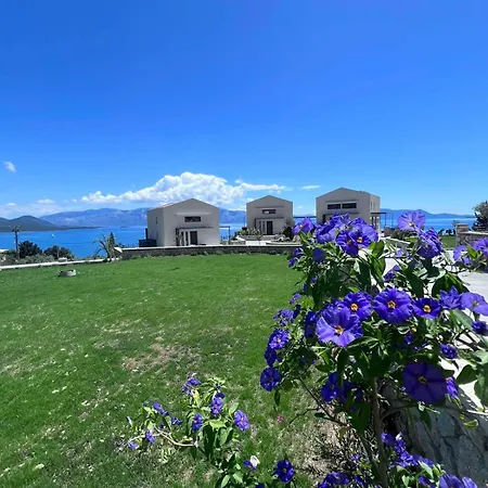 Ionian Hospitality θοη 4 نِكيانا
