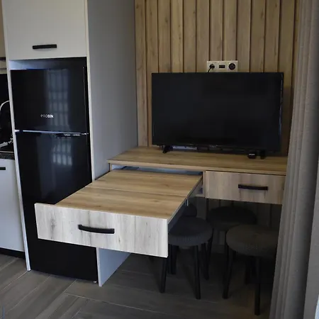 Ionian Hospitality θοη 4 *